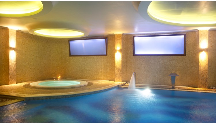 Zeus Essence Ramada Athens  (ex Ramada Athens Attica Riviera), Афины